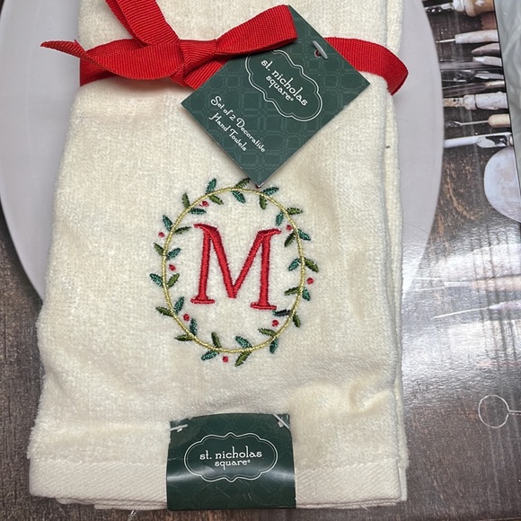 NWT st. Nicholas square Holly Wreath Monogrammed Cream Hand Towels(M), 2 - Picture 5 of 6